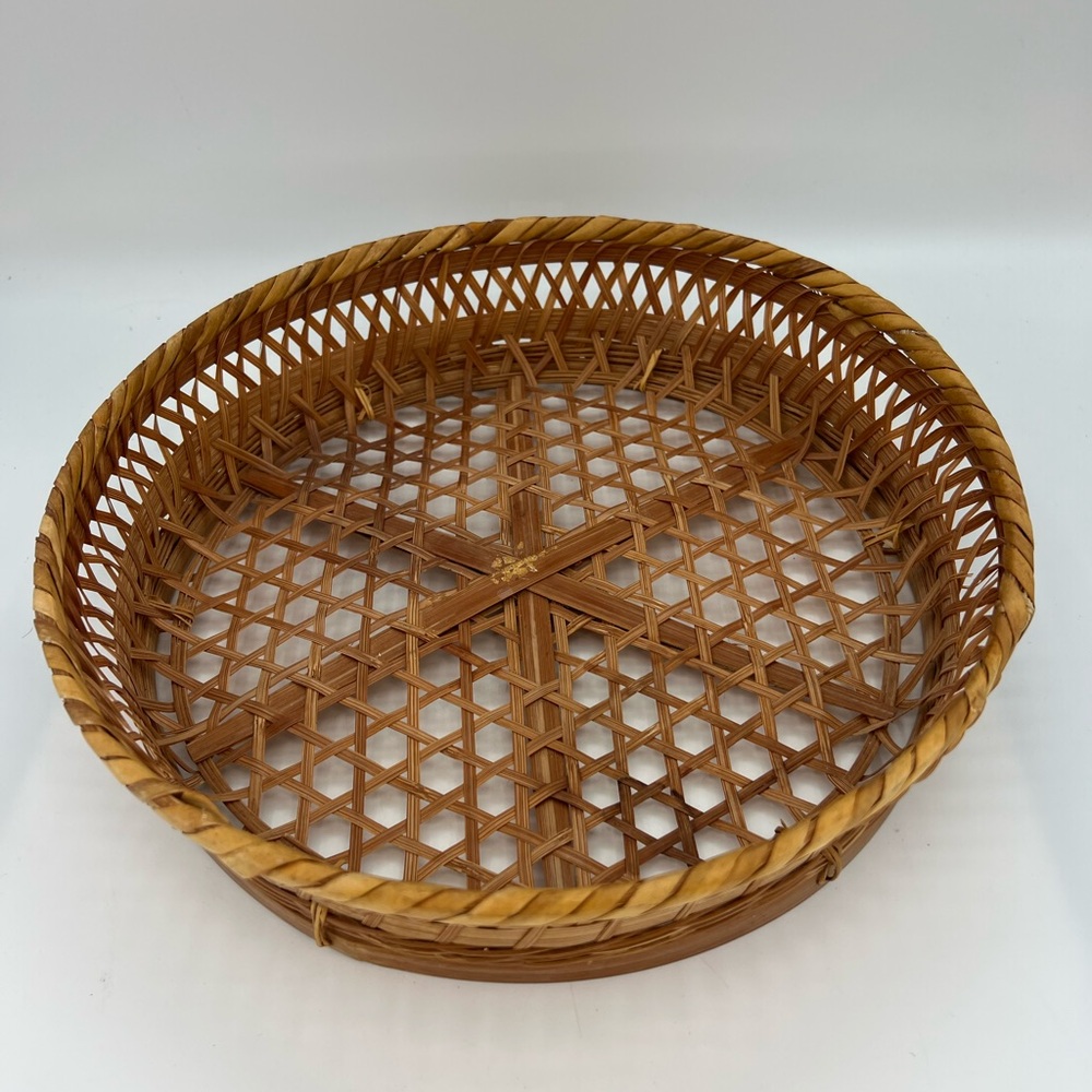 Vintage Rattan Basket Tray 11” Round Tan Cottagecore Farmhouse Bohemian Styles